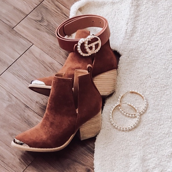 Vegan Suede Booties! - Picture 1 of 2